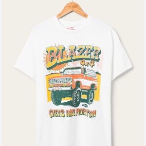 Junk Food CHEVY BLAZER FLEA MARKET TEE Graphic T-Shirt Tee Size Large